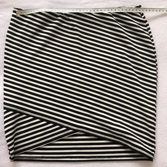 Zara Trafaluc Bodycon Skirt Size 28 Black and White - Picture 8 of 8